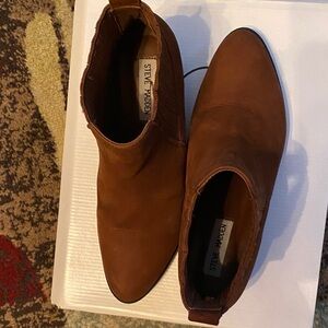 Steve Madden Womens Tan Suede Boots